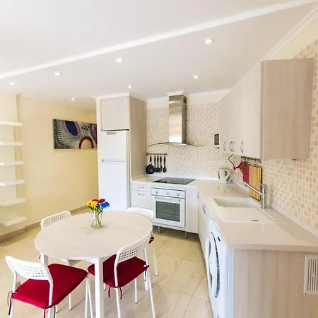 One Bedroom At Playa De La Americas 200 M Away From The With Balcony And Wifi *