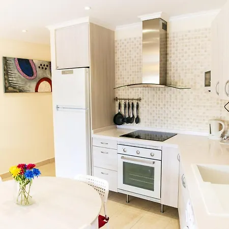 One Bedroom At Playa De La Americas 200 M Away From The With Balcony And Wifi *