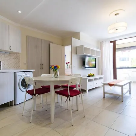 One Bedroom At Playa De La Americas 200 M Away From The With Balcony And Wifi *