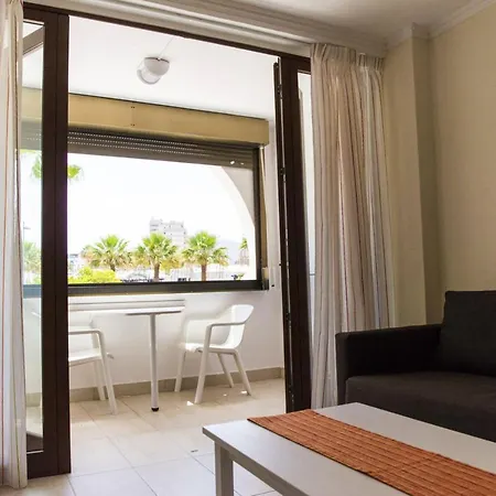 One Bedroom At Playa De La Americas 200 M Away From The With Balcony And Wifi *