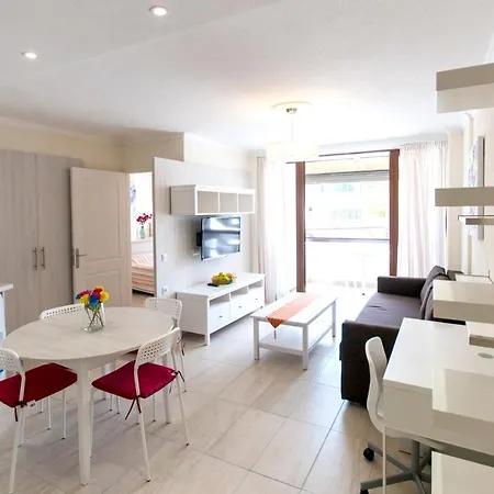 アパート One Bedroom At Playa De La Americas 200 M Away From The With Balcony And Wifi プラヤ・デ・ラス・アメリカス
