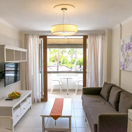 One Bedroom At Playa De La Americas 200 M Away From The With Balcony And Wifi アパート