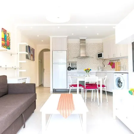 One Bedroom At Playa De La Americas 200 M Away From The With Balcony And Wifi アパート プラヤ・デ・ラス・アメリカス